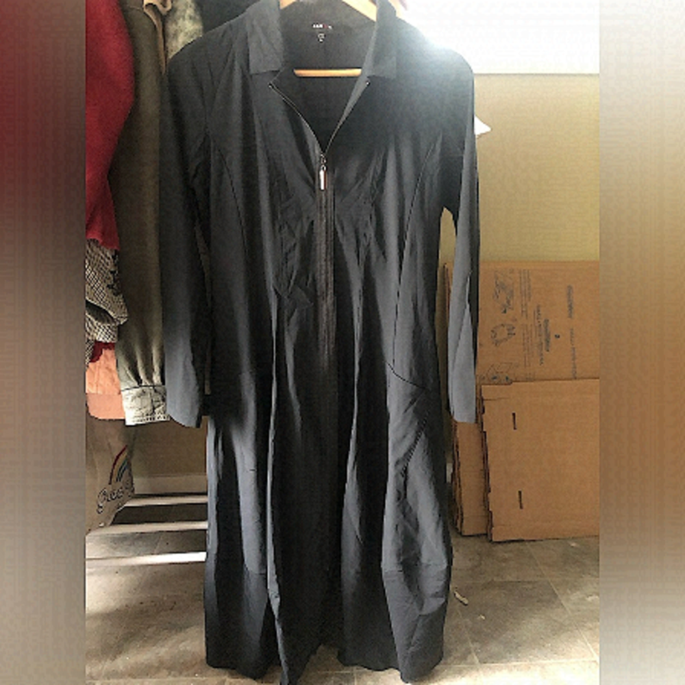 JASON zip-up balloon bottom black dress